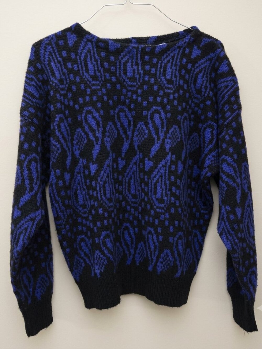 VINTAGE 80S EZ SPIRT BLUE AND BLACK SWEATER SIZE L